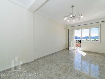 Flat with balcony for sale in Pedanías Este