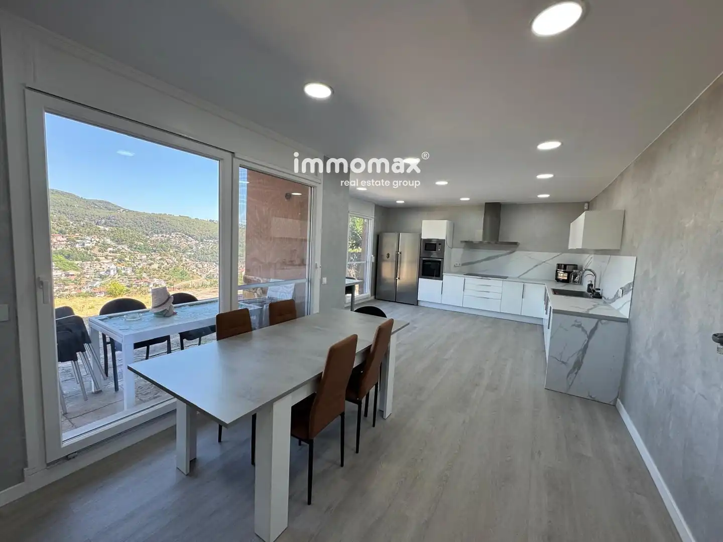 Vista exterior de Casa o chalet en venta en Vallirana con Aire acondicionado, Calefacción y Terraza