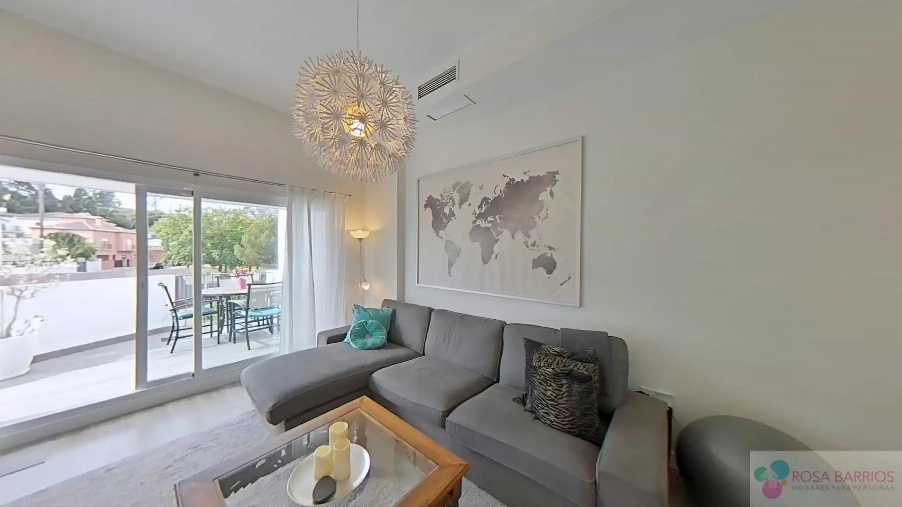 Sala de estar de Piso en venta en Marbella con Terraza y Piscina comunitaria