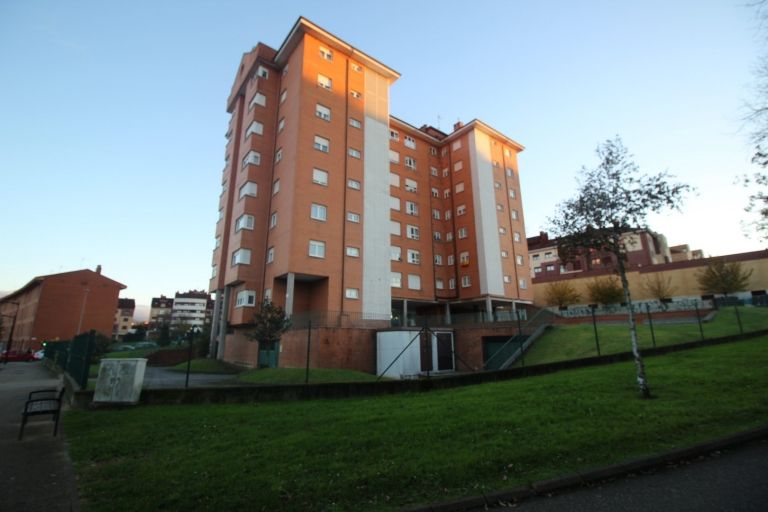 Vista exterior de Garatge en venda en Gijón 