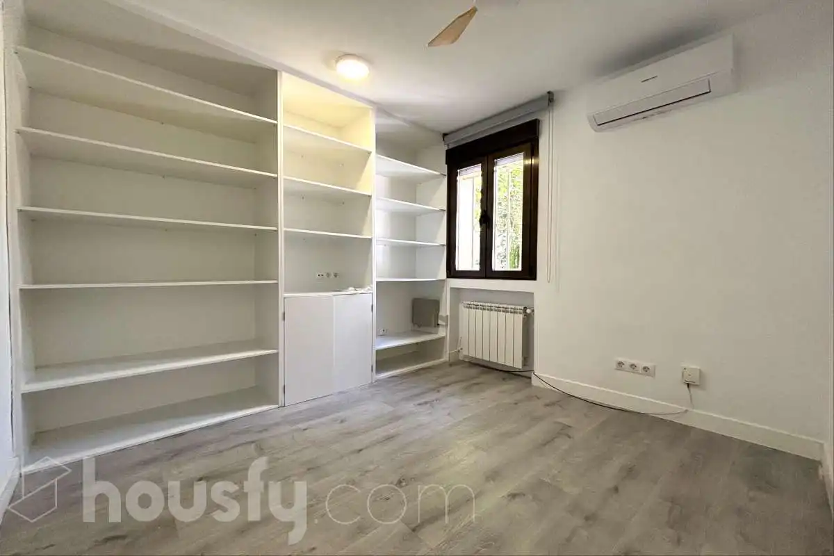 Habitación de Casa o chalet de alquiler en Madrid con Aire acondicionado, Calefacción y Jardín privado