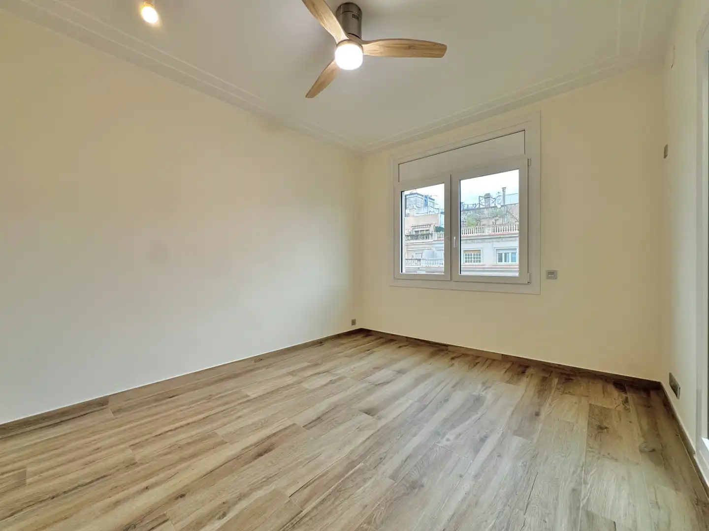 Habitación de Ático en venta en Barcelona con Aire acondicionado, Calefacción y Terraza