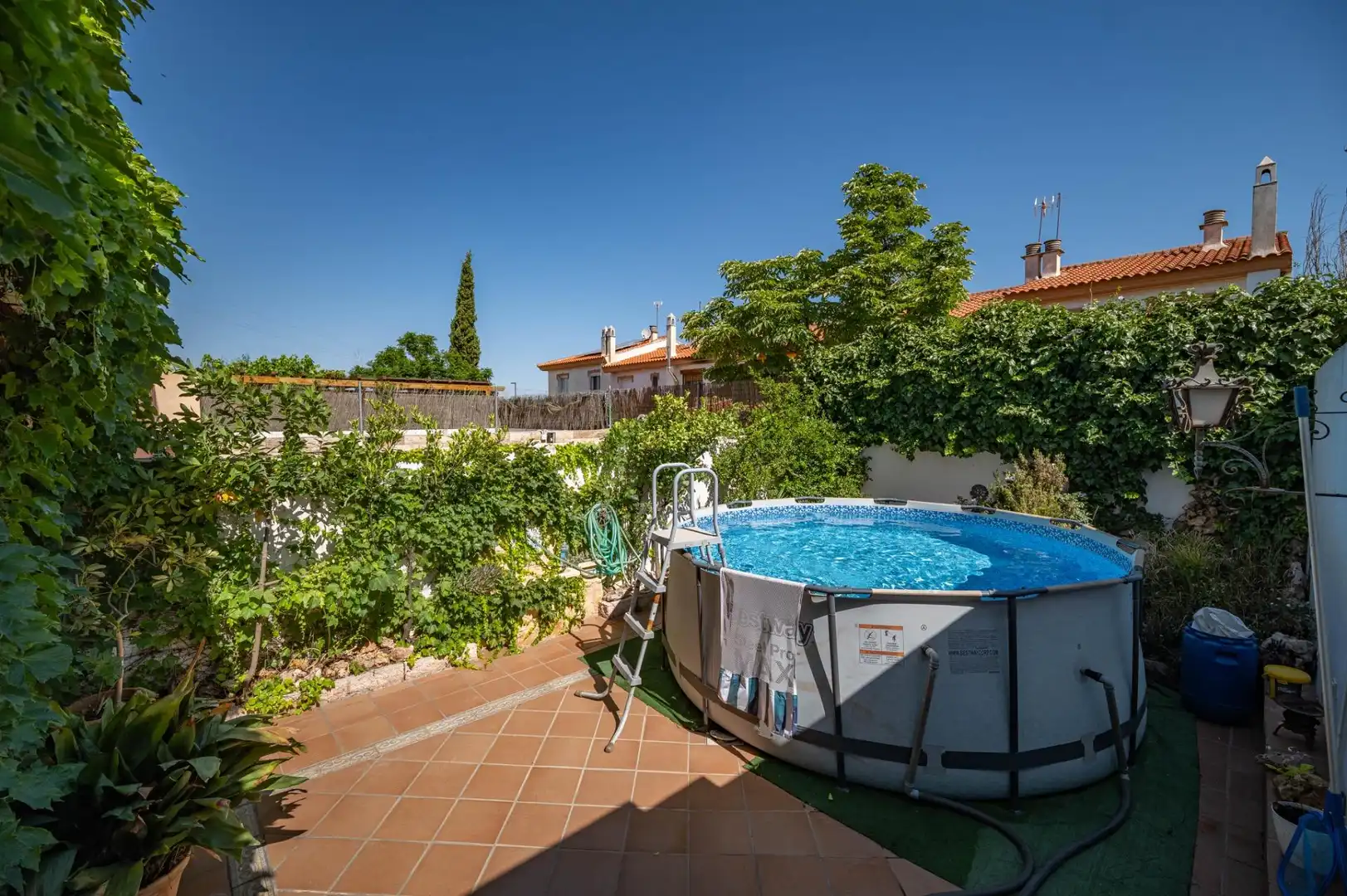 Piscina de Casa adosada en venda en Villa de Otura amb Aire condicionat, Calefacció i Balcó