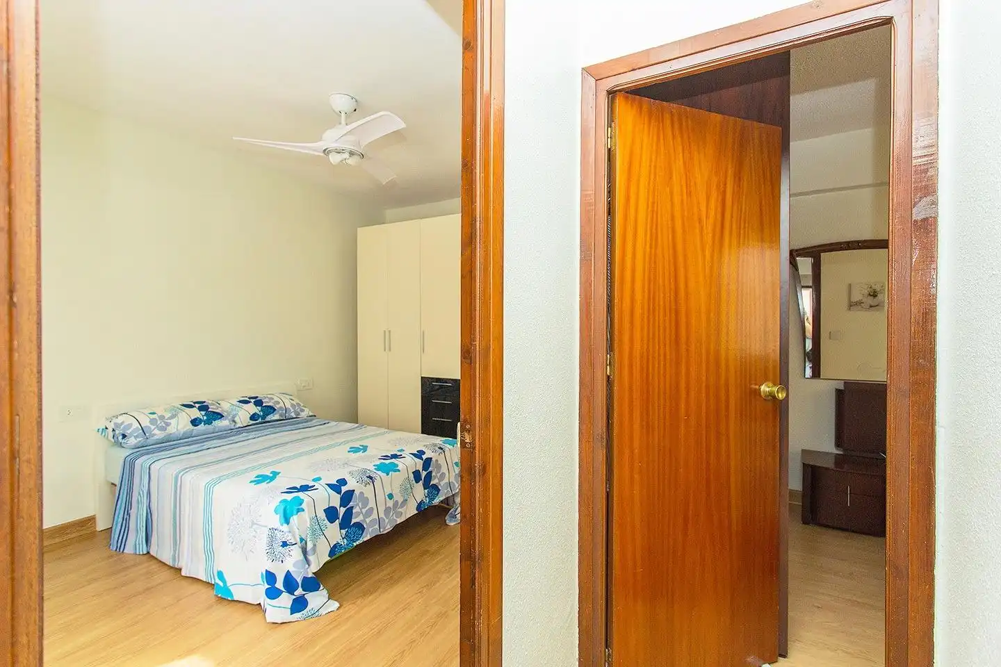 Habitación de Apartamento en venta en Torrevieja con Aire acondicionado, Terraza y Amueblado