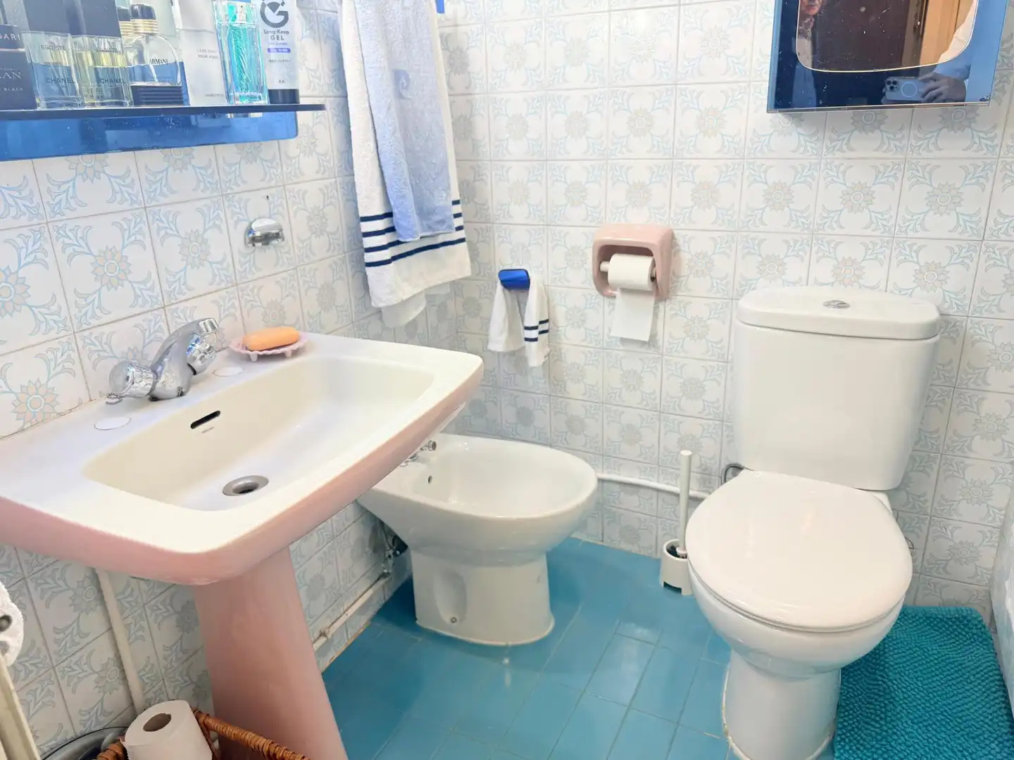 Bathroom of Flat for sale in Madrid  with Air Conditioner and Heating