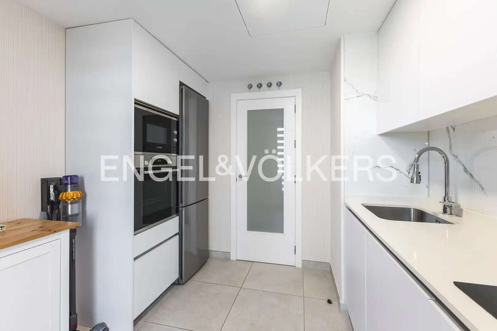 Kitchen of Flat for sale in Madrid  with Air Conditioner, Heating and Terrace
