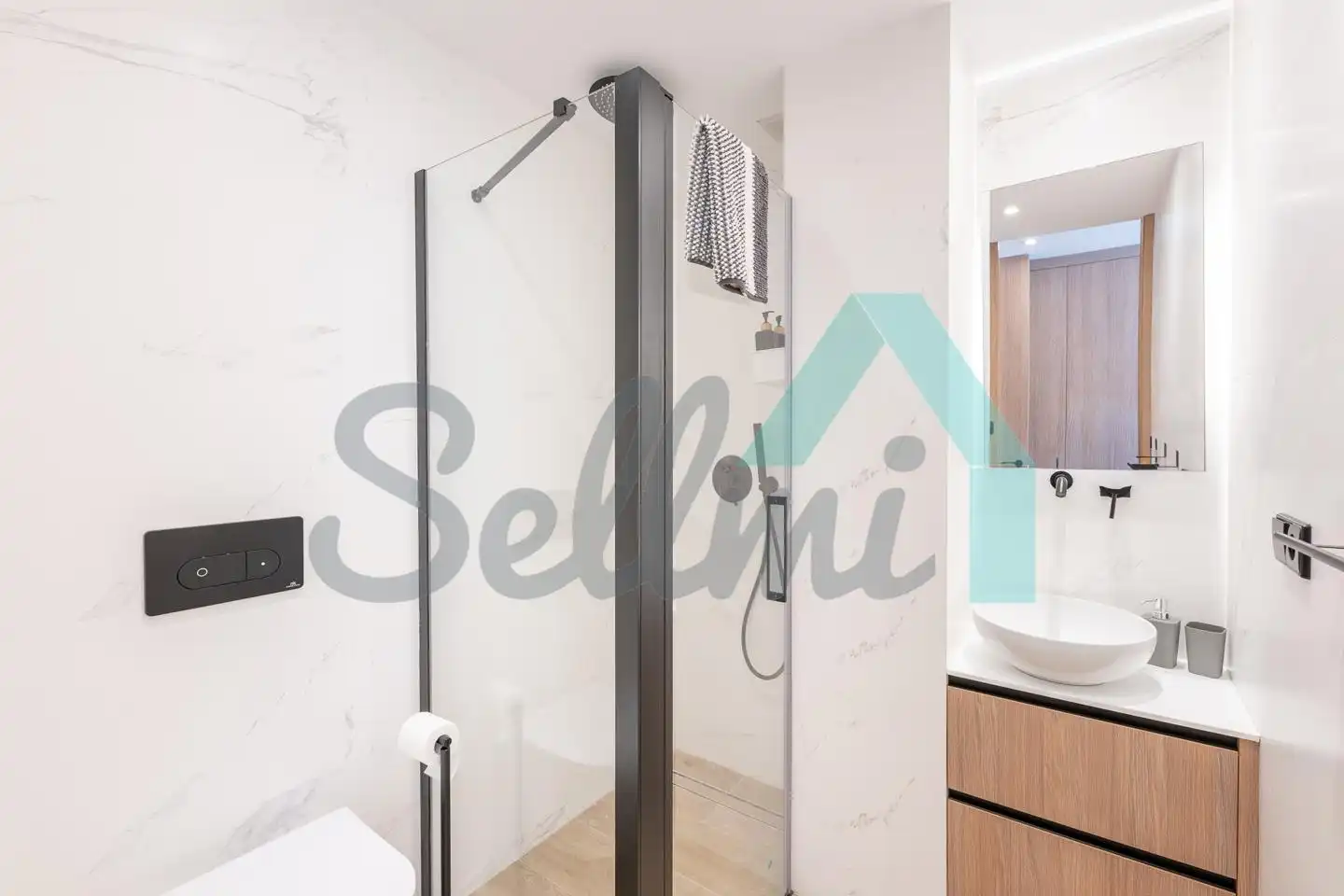 Flat for rent in Calle Real Oviedo, Masip
