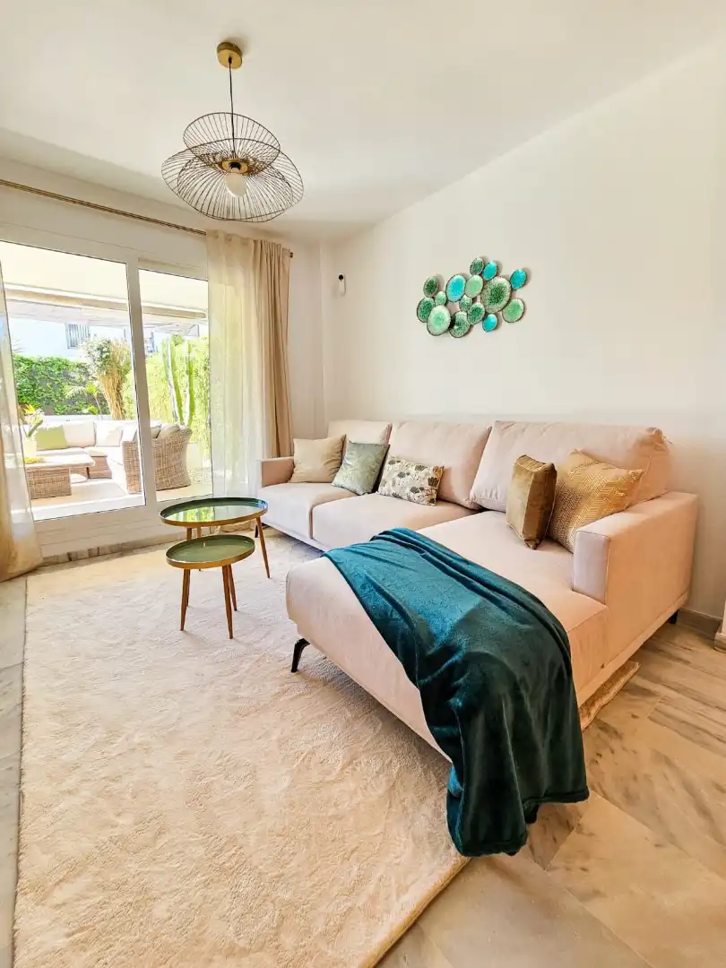 Sala d'estar de Apartament de lloguer en Marbella amb Aire condicionat, Moblat i TV