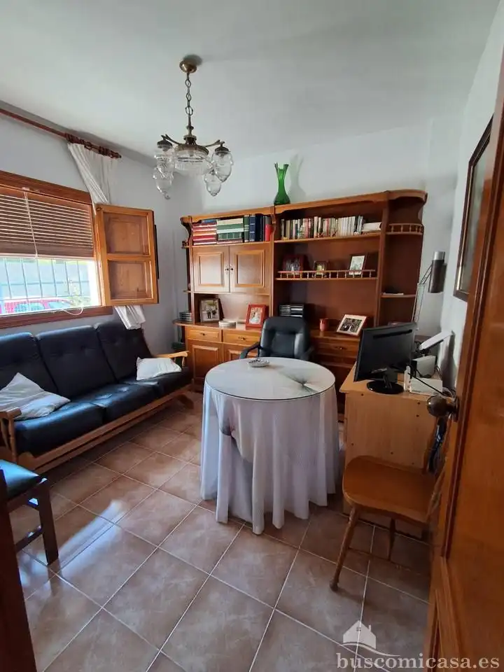 Sala d'estar de Casa o xalet en venda en Loja amb Aire condicionat, Jardí privat i Terrassa