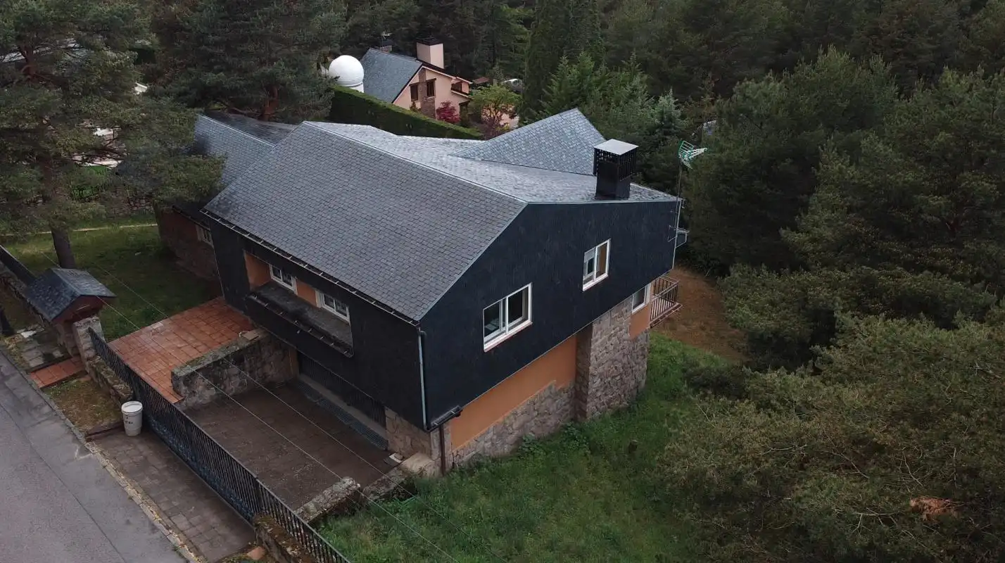 Vista exterior de Casa o xalet en venda en Collado Mediano amb Calefacció, Jardí privat i Moblat