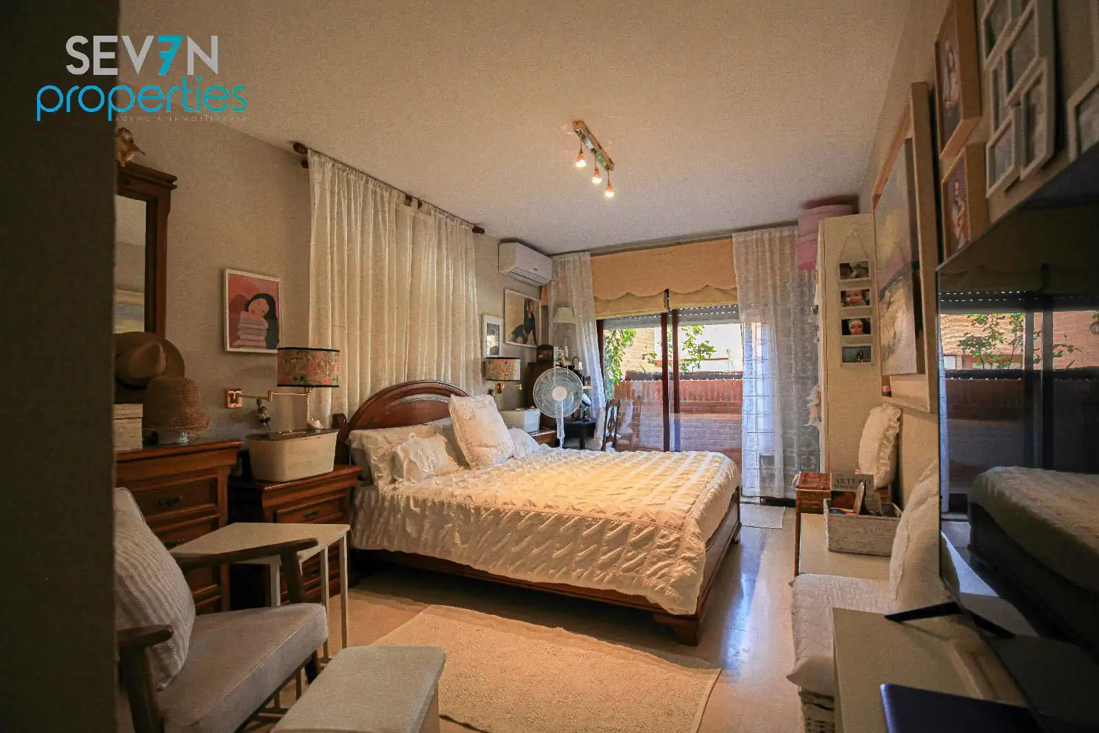 Habitación de Casa adosada en venta en Alicante / Alacant con Aire acondicionado, Calefacción y Piscina