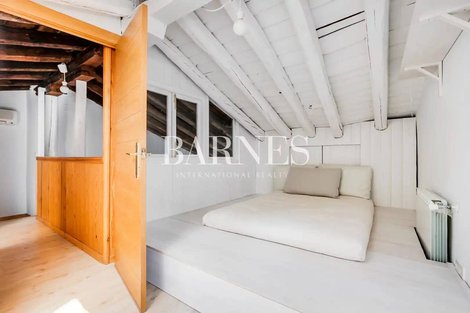 Bedroom of Flat for rent in Madrid  with Air Conditioner, Heating and Furnished