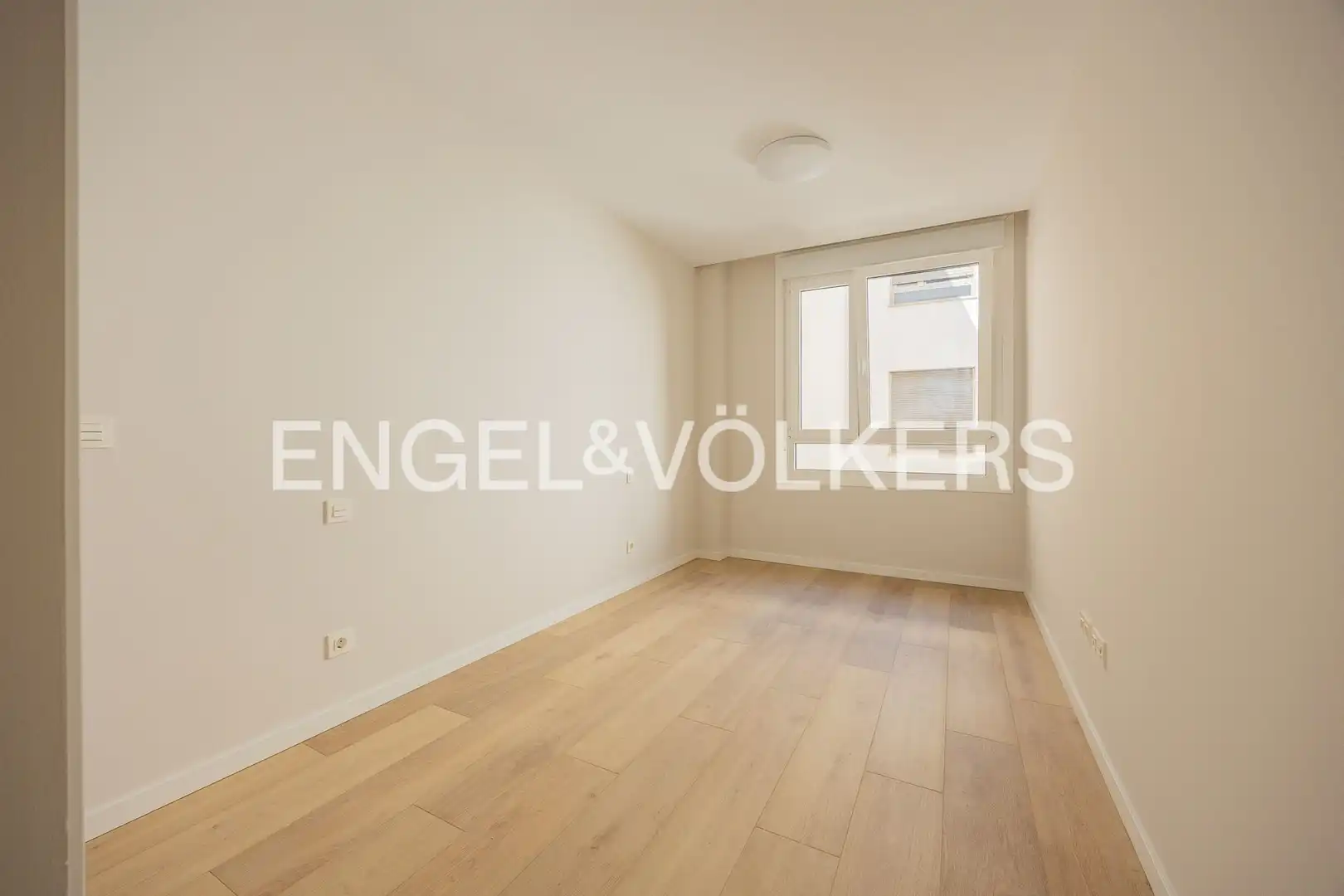 Bedroom of Flat for sale in Abando - Albia
