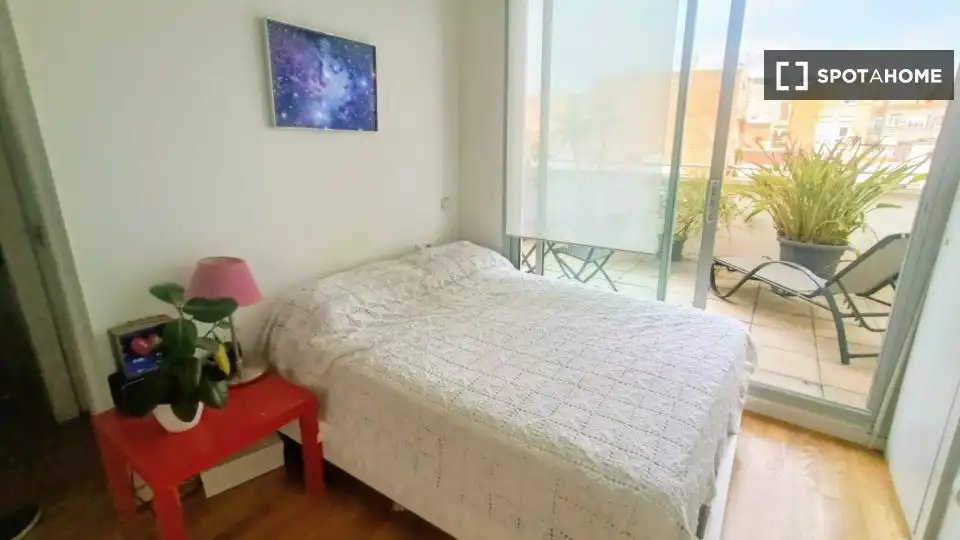 Wohnung zur Miete in El Camp de l'Arpa del Clot