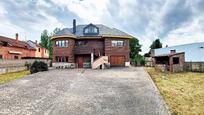 Exterior view of House or chalet for sale in Sariegos  with Air Conditioner, Heating and Terrace