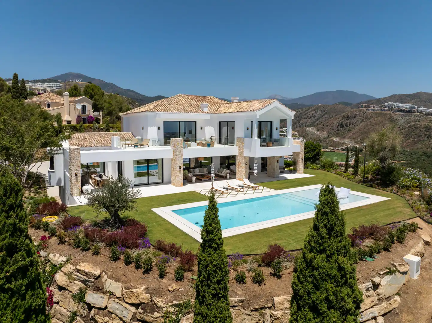 House with pool for sale in Marbella Centro