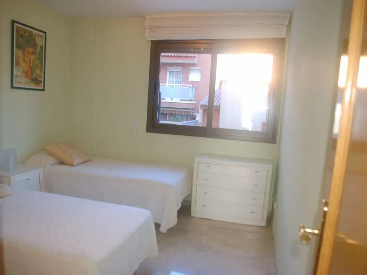 Habitación de Piso en venta en L'Hospitalet de Llobregat con Aire acondicionado, Terraza y Balcón
