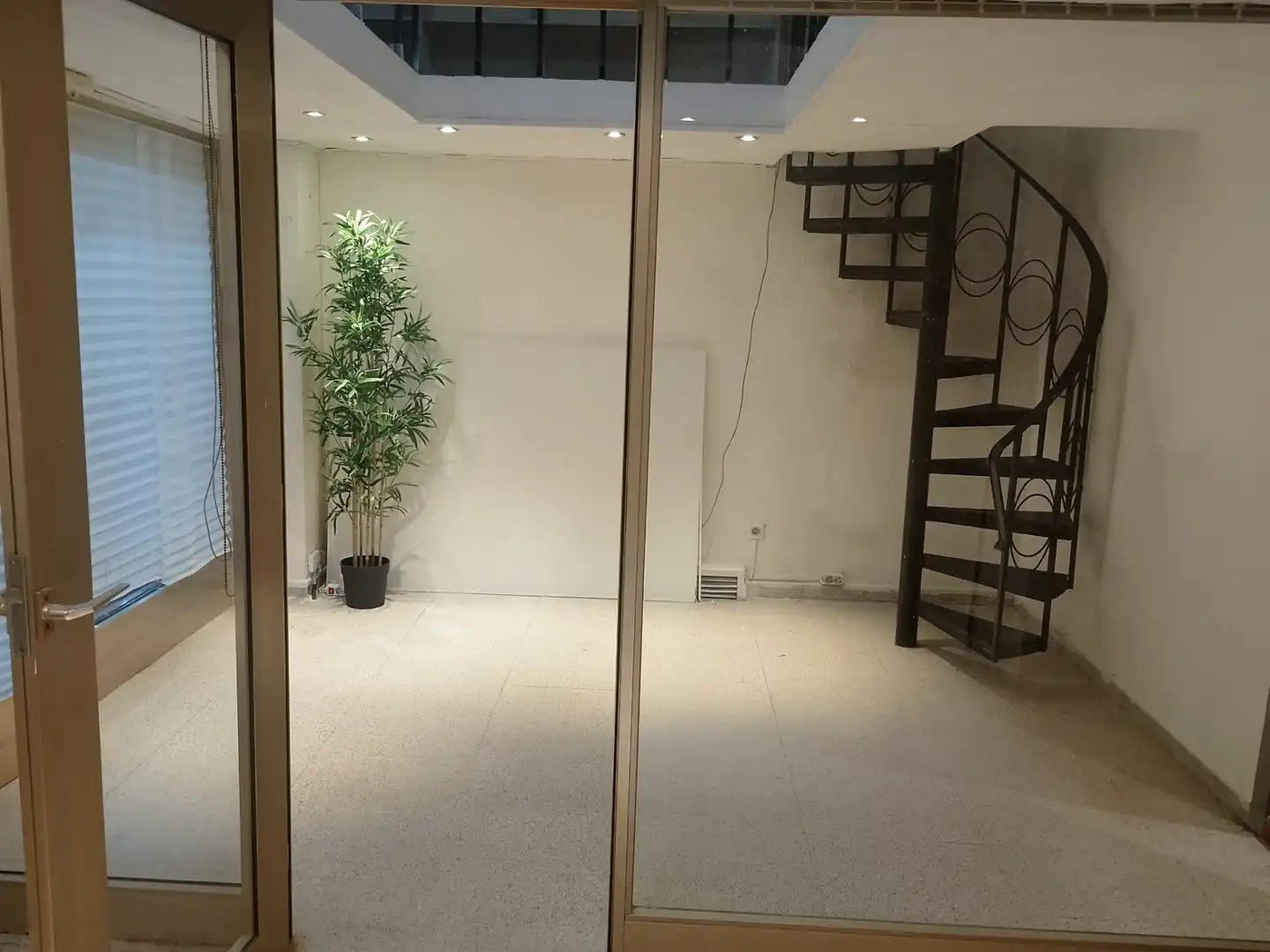 Local comercial de lloguer a Calle Gil de Jaz 3, imagen 6