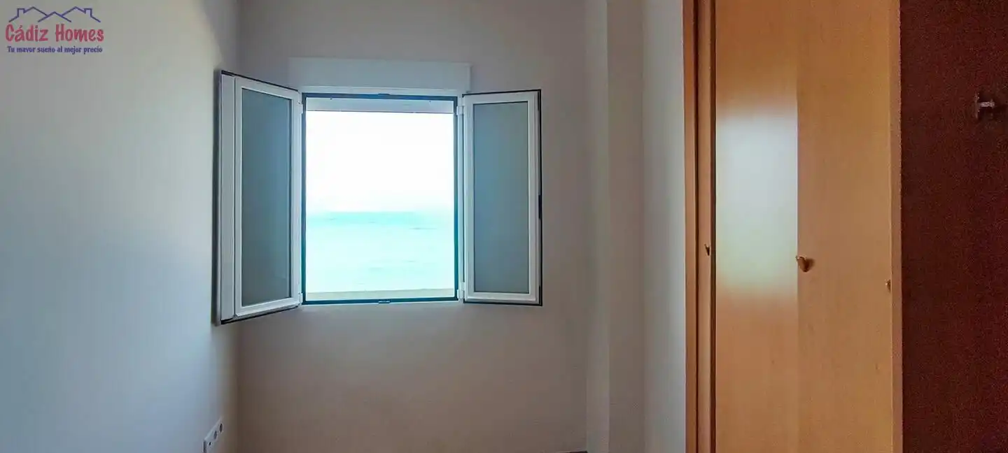 Dormitori de Pis en venda en Cádiz amb Aire condicionat i Terrassa