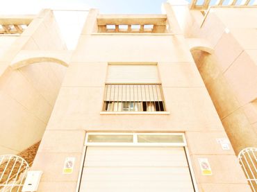 Casa amb balcó en venda a El Ejido Ciudad