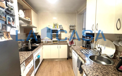 Kitchen of Flat for sale in  Sevilla Capital  with Terrace and Storage room