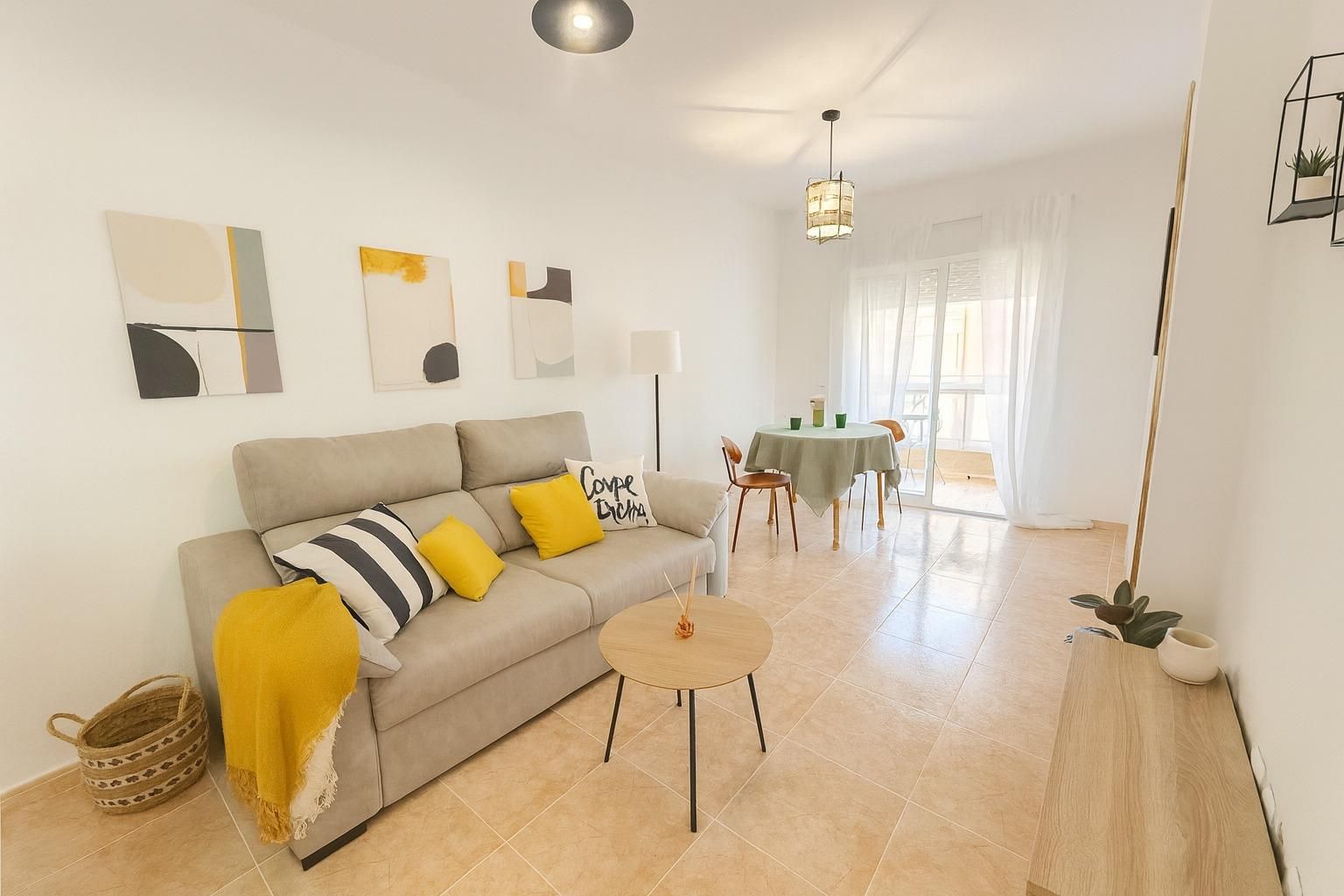 Sala d'estar de Apartament en venda en Torrevieja amb Balcó i Piscina comunitària