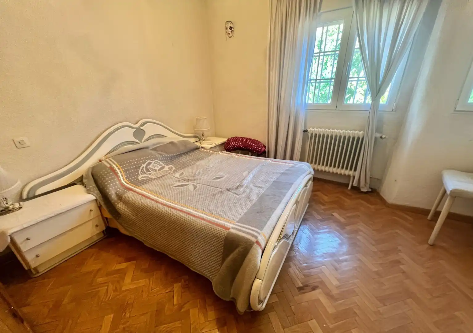 Habitación de Casa adosada en venta en Madrid con Aire acondicionado, Calefacción y Jardín privado