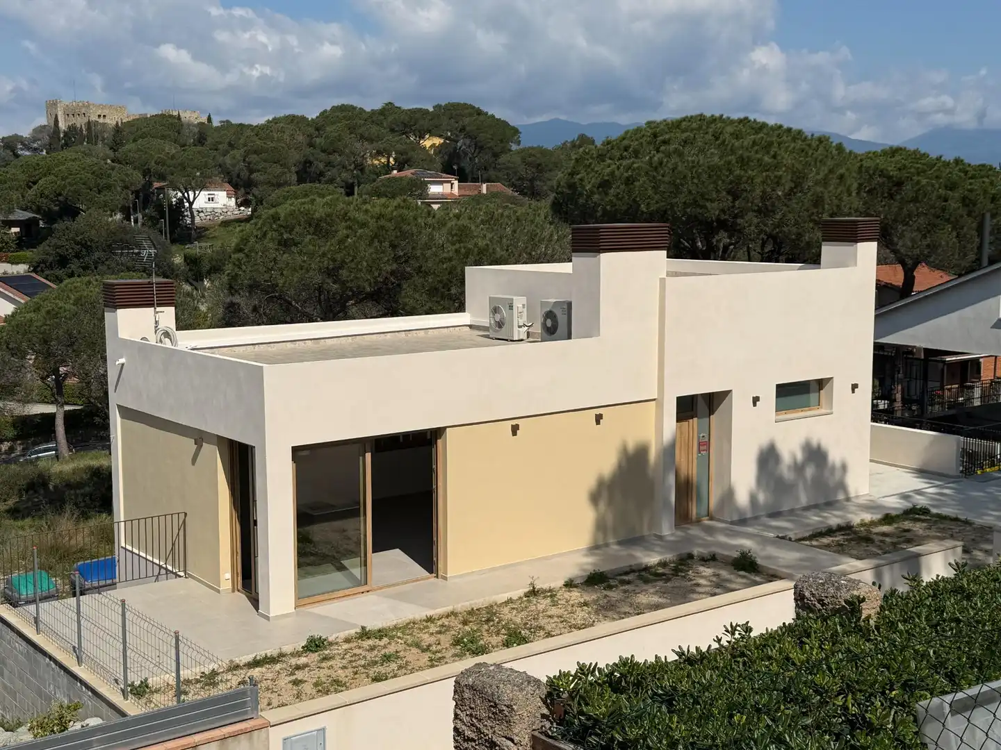 Exterior view of Houses for sale in La Roca del Vallès  with Heating and Private garden