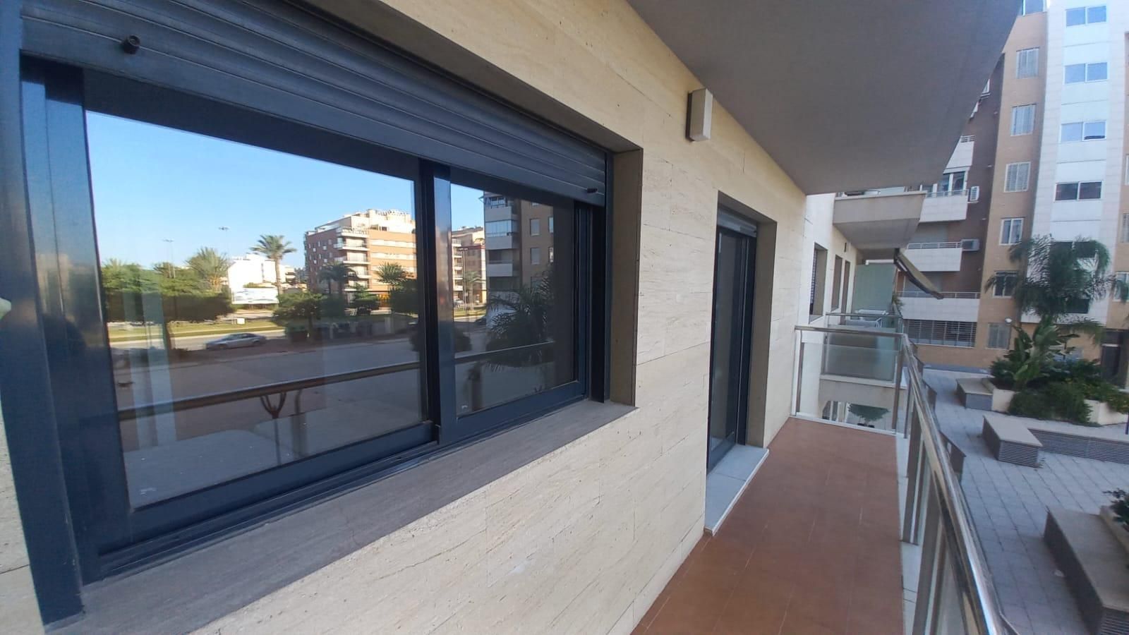 Terrassa de Pis de lloguer en  Murcia Capital amb Aire condicionat i Balcó