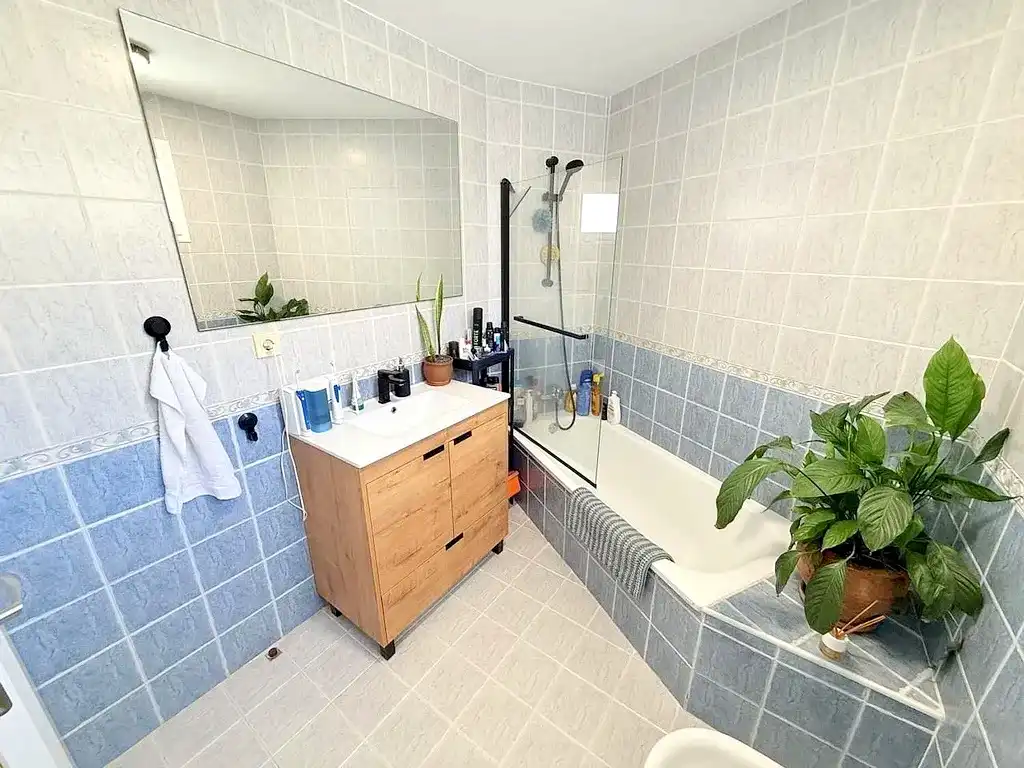 Baño de Dúplex en venta en Vélez-Málaga con Aire acondicionado, Terraza y Trastero