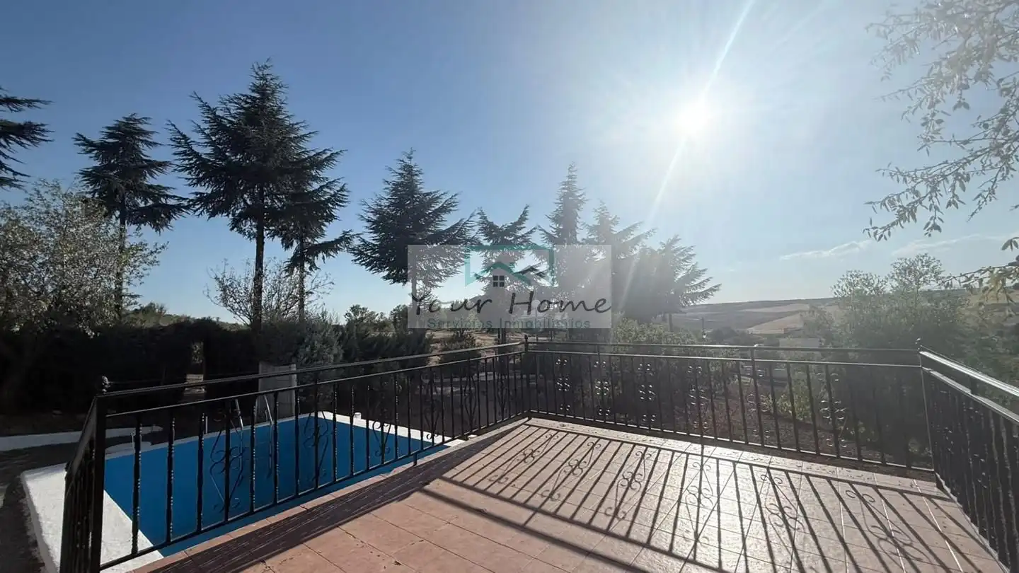 Terrasse von Haus oder Chalet zum Verkauf in Valdeavero mit Klimaanlage, Heizung und Privatgarten