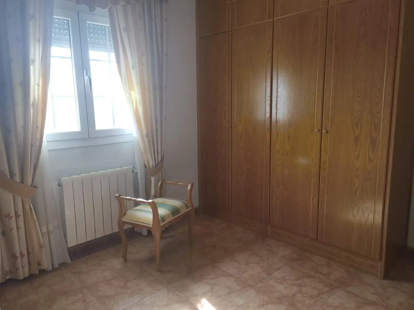 Dormitori de Casa o xalet en venda en Villaluenga de la Sagra amb Aire condicionat, Calefacció i Jardí privat