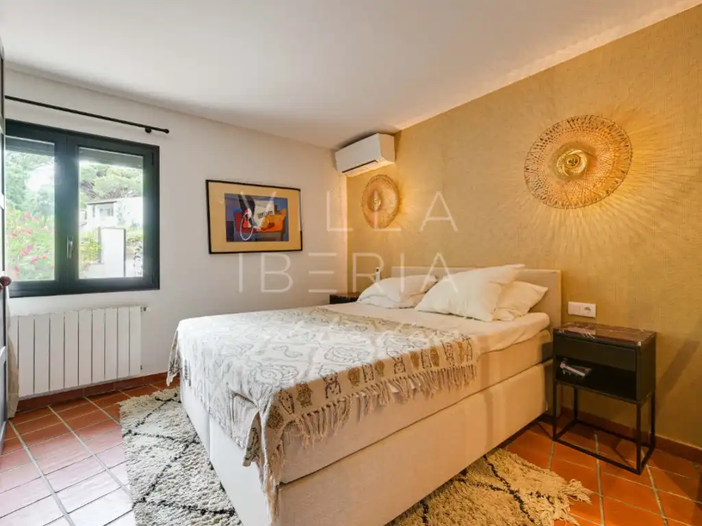 Schlafzimmer von Haus oder Chalet zum Verkauf in Santa Cristina d'Aro mit Klimaanlage, Heizung und Privatgarten