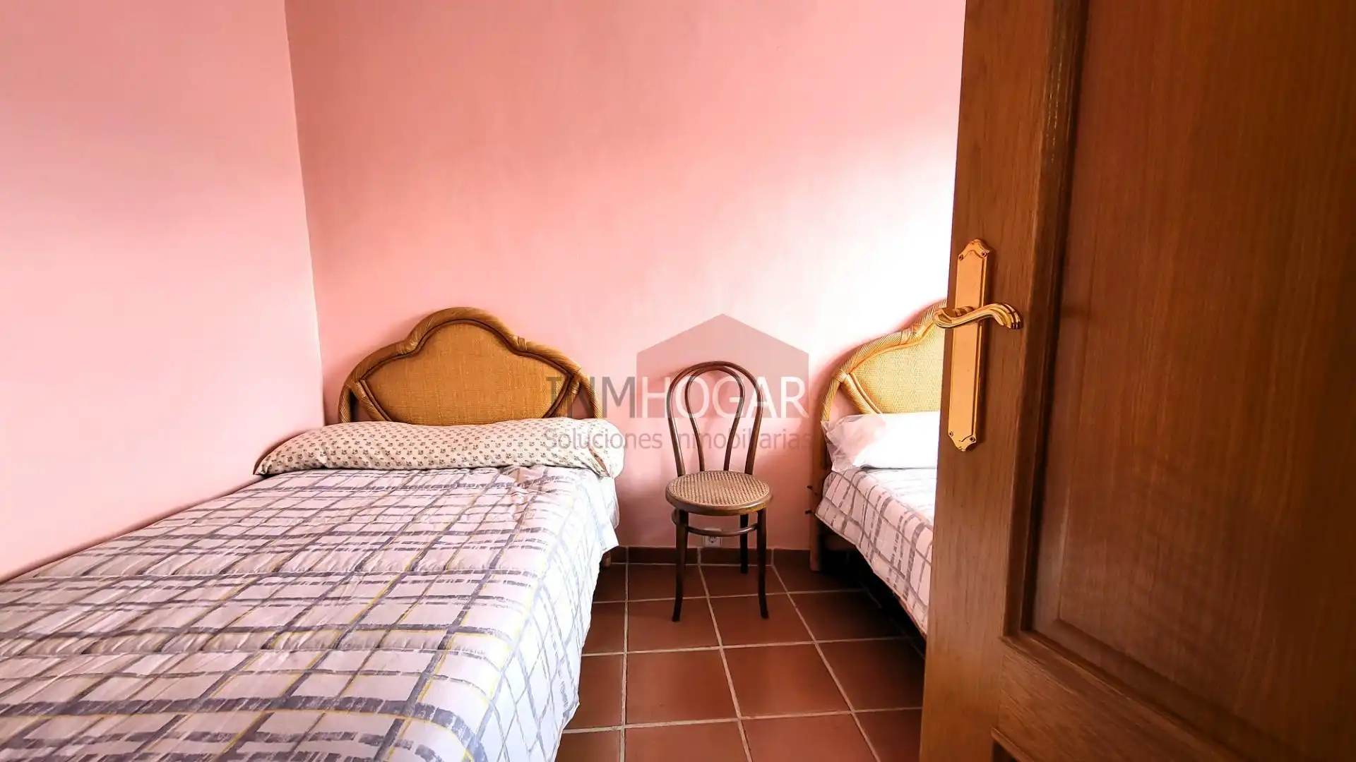 Habitación de Casa o chalet en venta en Aldeaseca de la Frontera con Terraza, Amueblado y Balcón