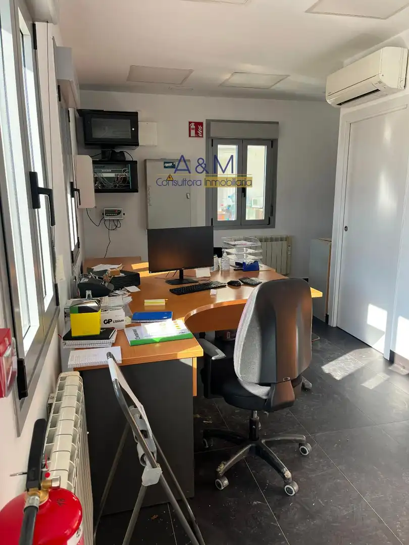 Industrial buildings for sale in Villamartín de Campos  with Heating and Alarm