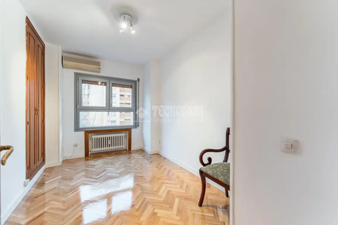 Habitación de Piso en venta en Madrid con Aire acondicionado, Calefacción y Piscina comunitaria