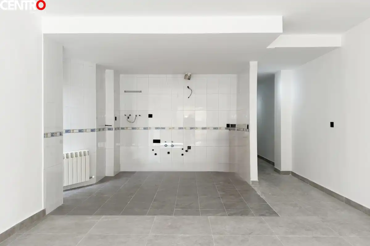 Baño de Piso en venta en La Zubia con Aire acondicionado, Calefacción y Jardín privado