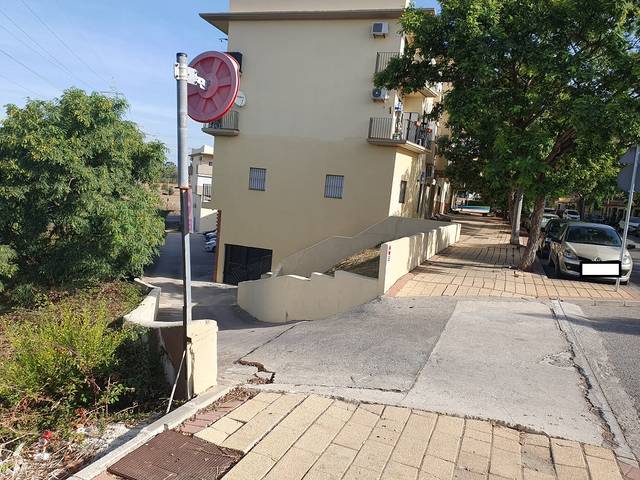 Garaje en Alquiler en Avenida Oceanía, 1 en La Granja - La Colina - Los Pastores