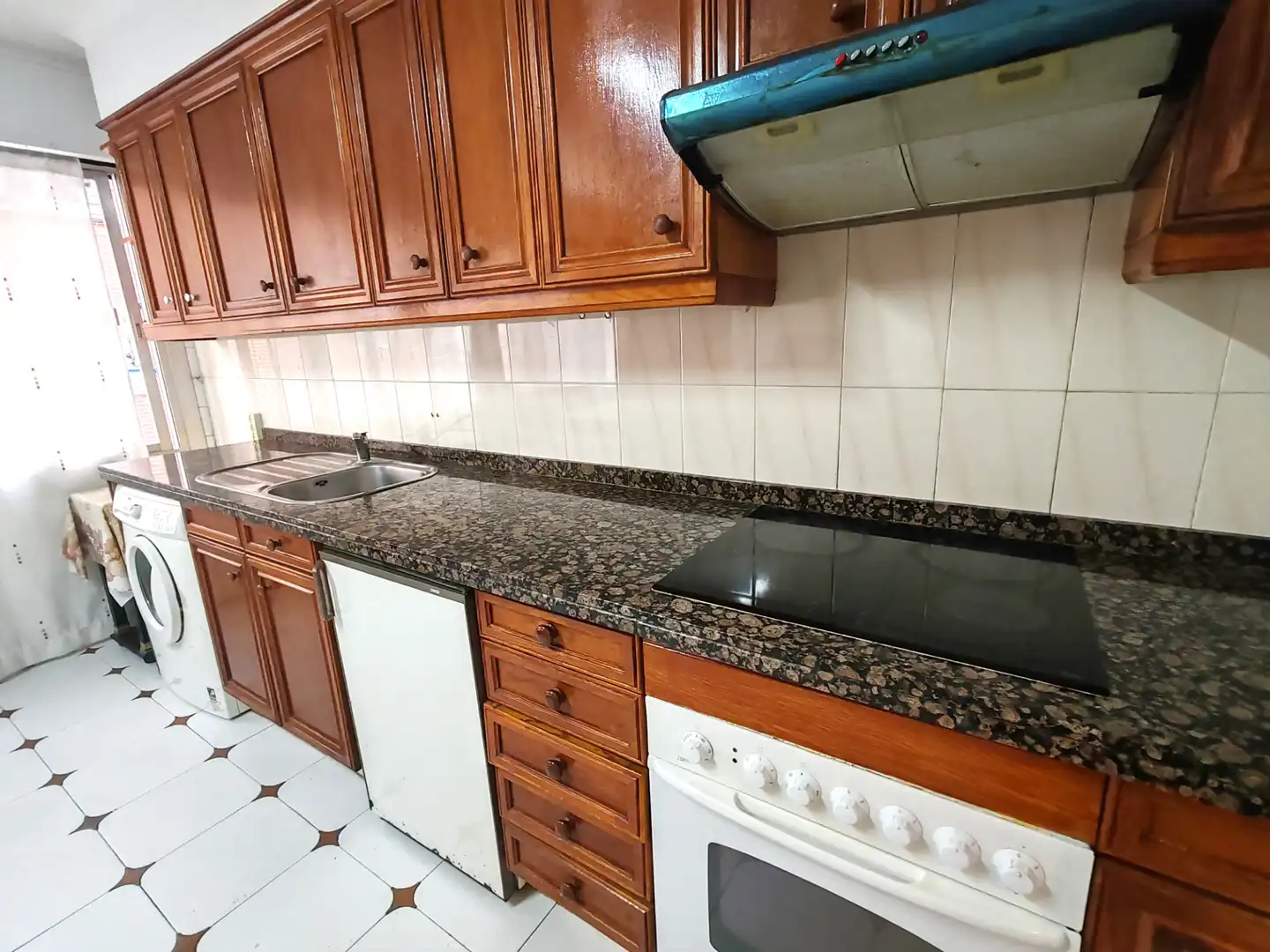 Cocina de Piso en venta en Bilbao  con Calefacción, Amueblado y Horno