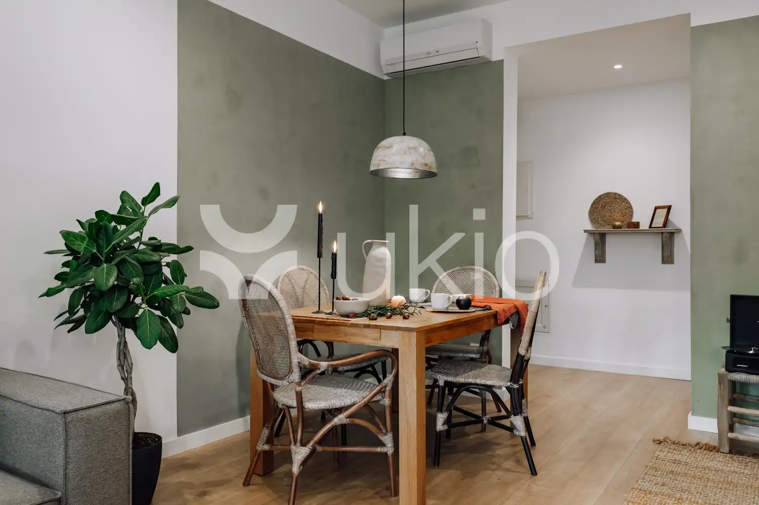 Dining room of Apartments for rent in Barcelona  with Heating, Furnished and Oven