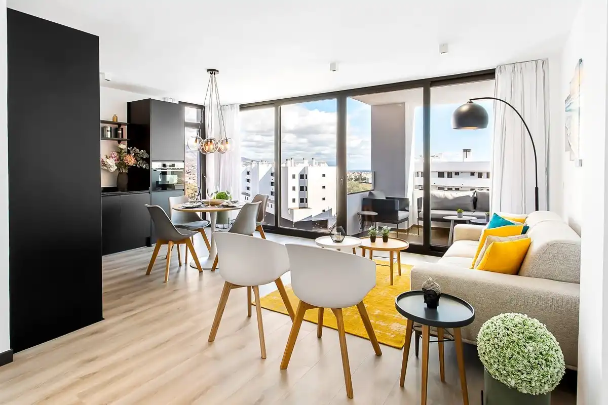 Wohnzimmer von Erdgeschoss zum Verkauf in Mijas mit Klimaanlage, Terrasse und Schwimmbad