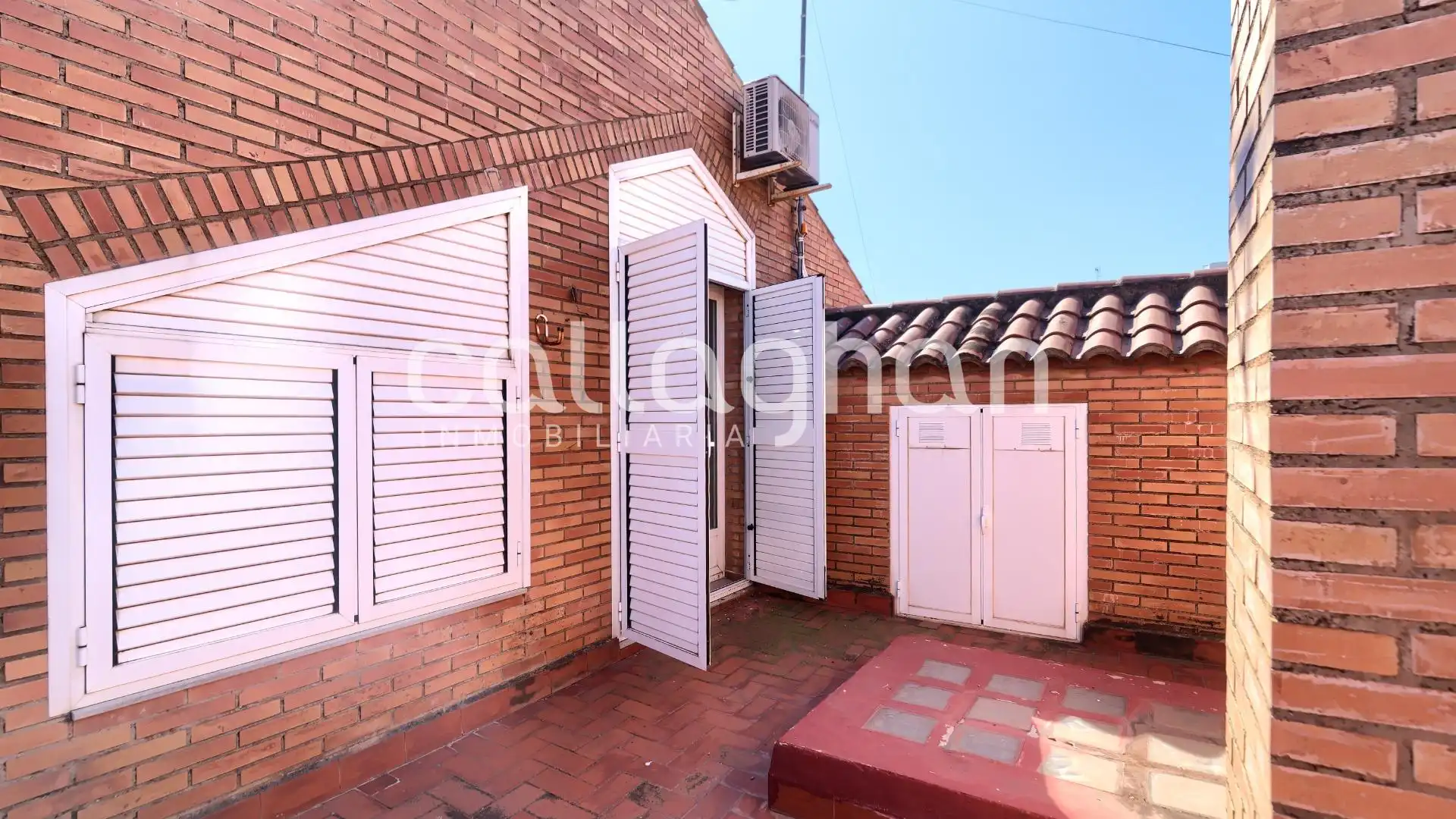 Casa adosada en venda a Calle OLMO, Nuevo Centro