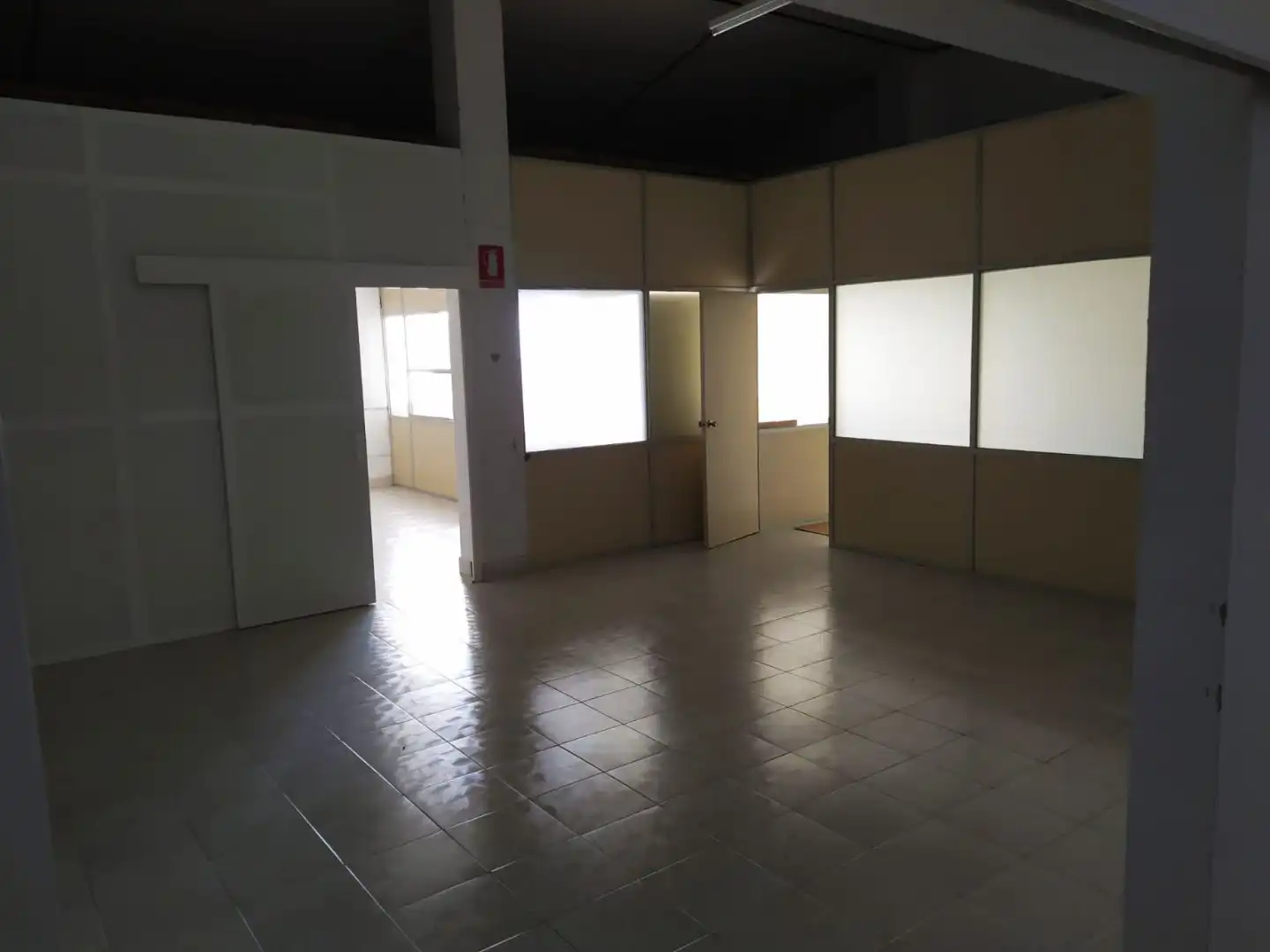 Commercial properties for rent in Llers  with Air Conditioner