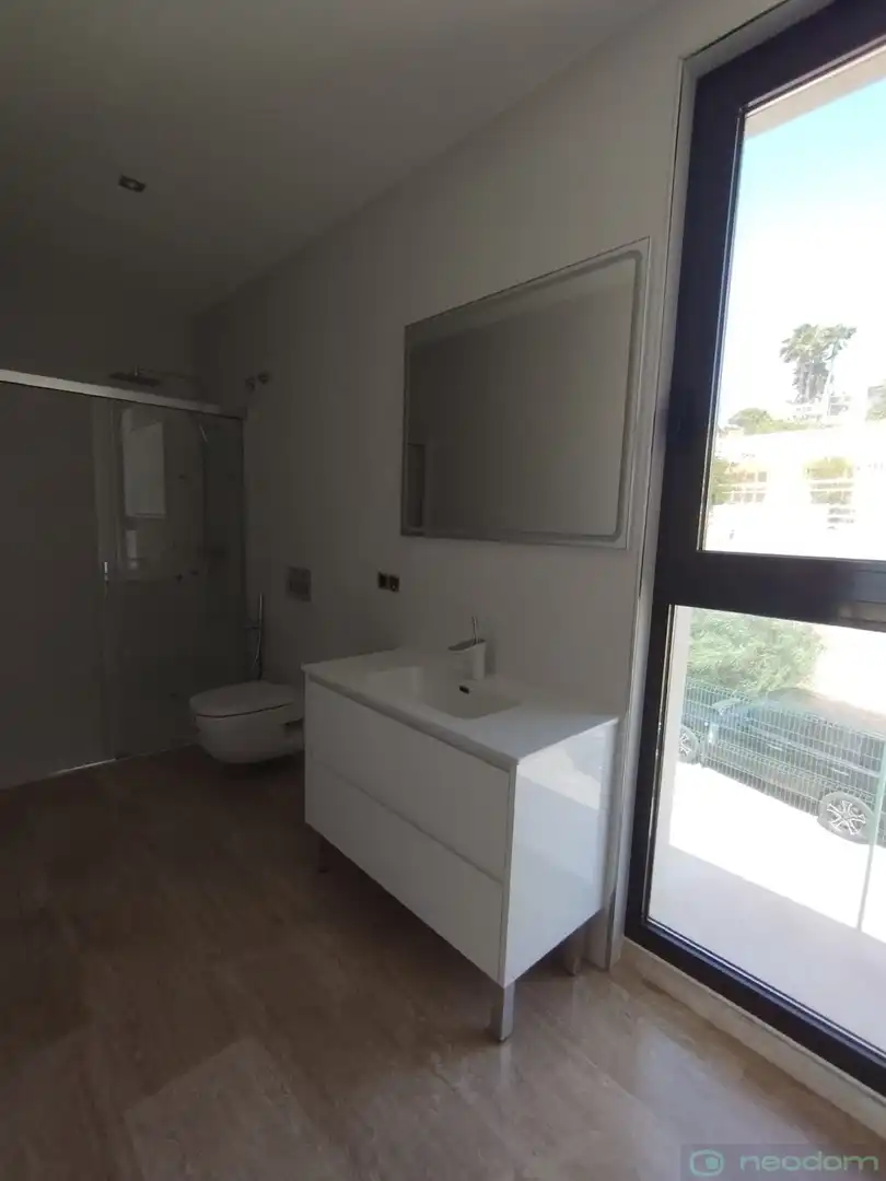 Bathroom of Flat for rent in Benidorm  with Air Conditioner, Terrace and Storage room