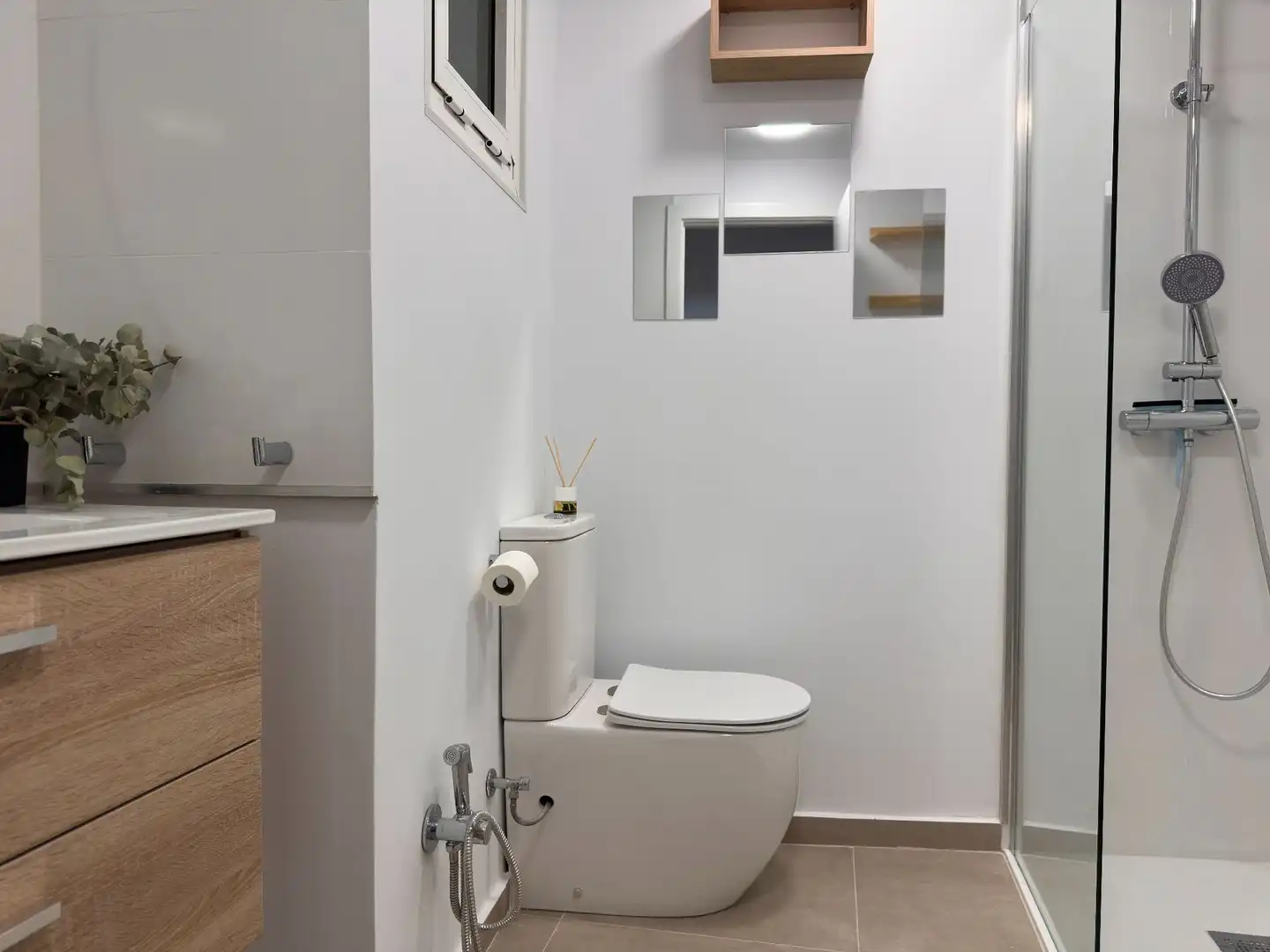 Badezimmer von Wohnung zum Verkauf in Albaida mit Heizung, Abstellraum und Möbliert