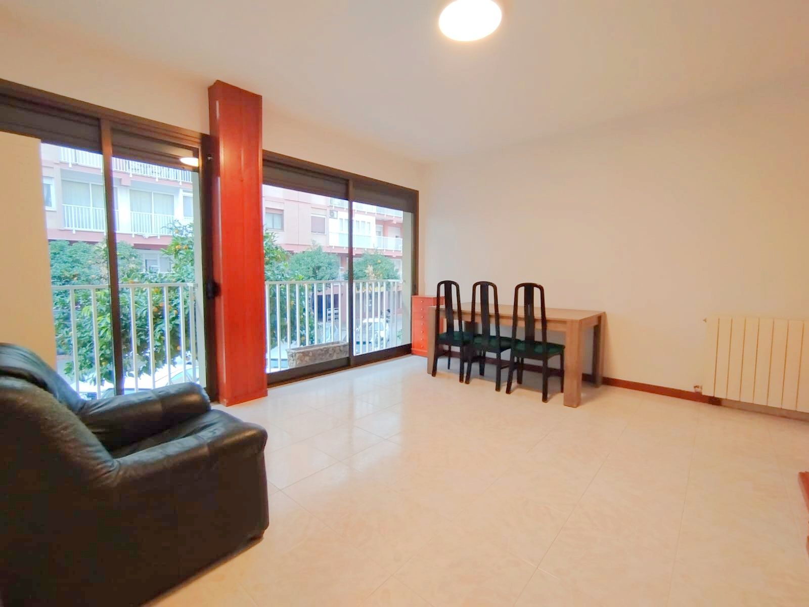 Living room of Flat for sale in L'Hospitalet de Llobregat  with Heating and Oven