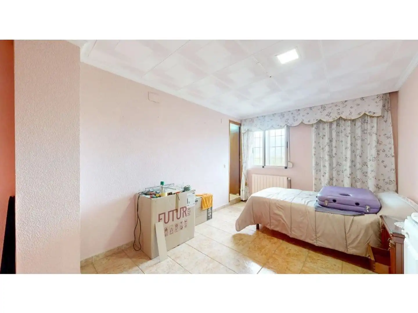 Dormitori de Casa o xalet en venda en Tavernes de la Valldigna amb Terrassa i Piscina