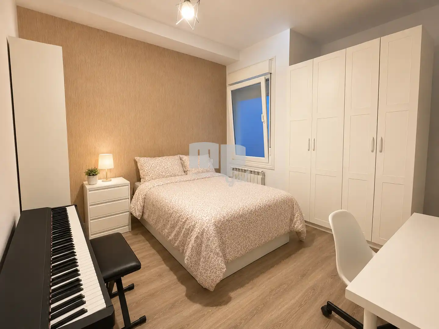 Habitación de Piso en venta en Vigo  con Calefacción, Terraza y Trastero