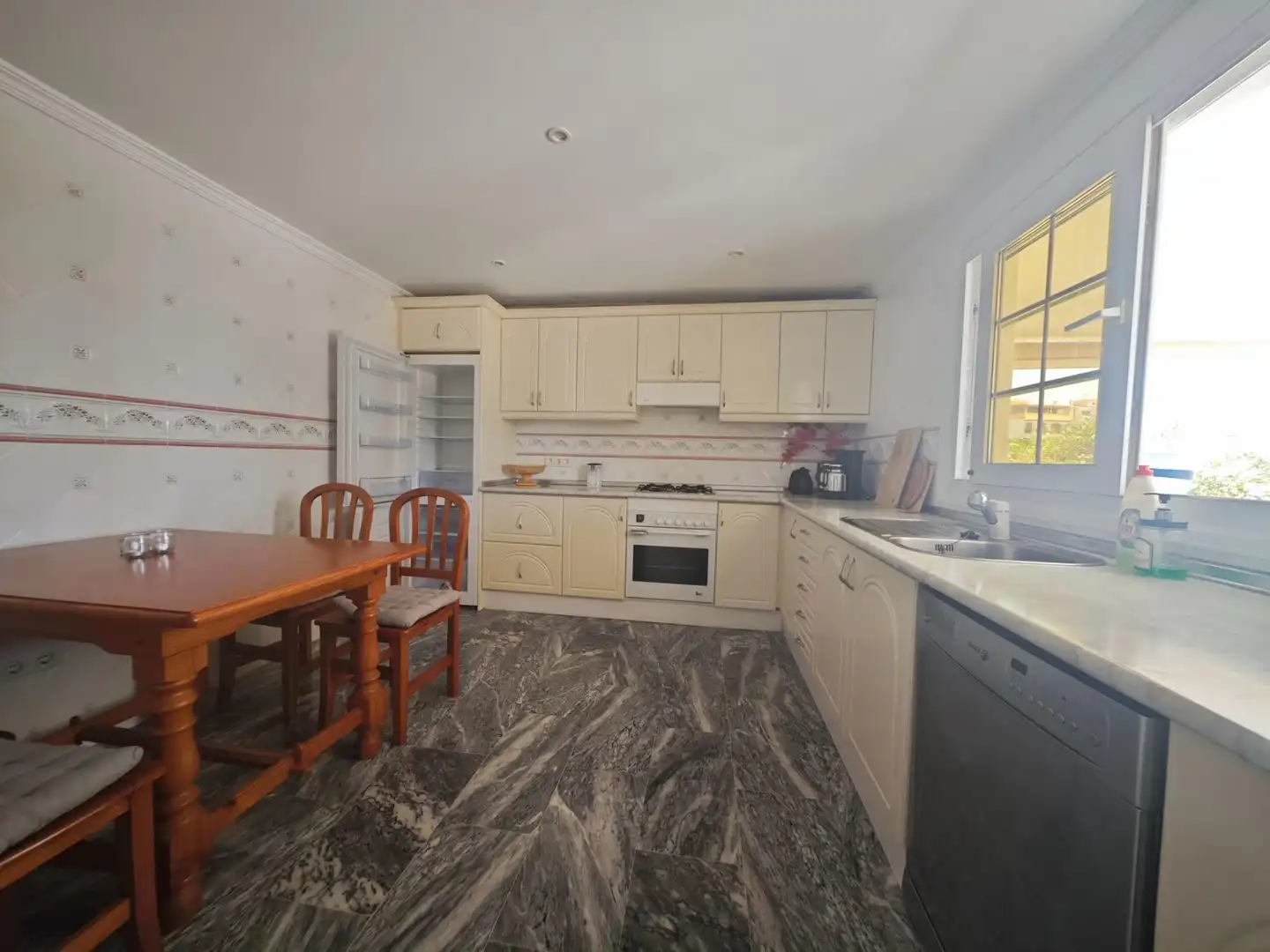 Cocina de Casa o chalet de alquiler en Rincón de la Victoria con Aire acondicionado, Calefacción y Jardín privado