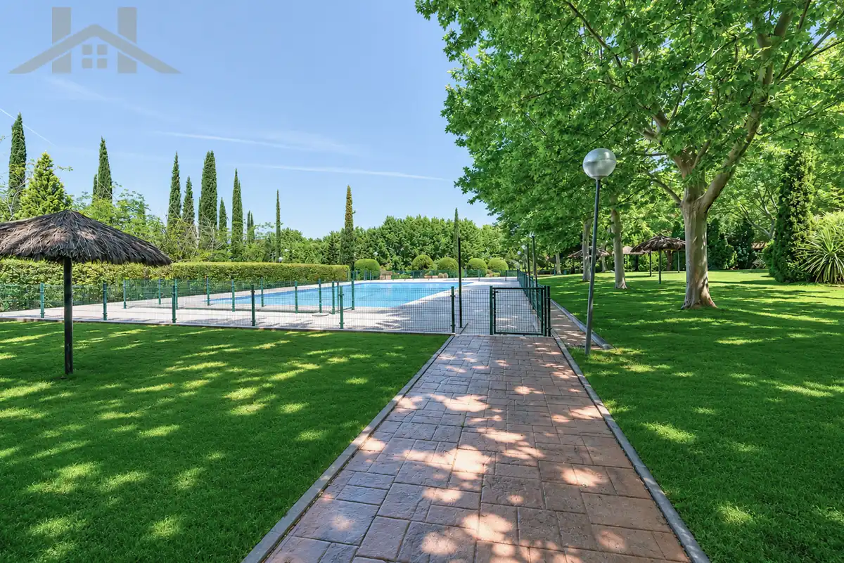 Piscina de Pis en venda en Rivas-Vaciamadrid amb Aire condicionat, Calefacció i Terrassa